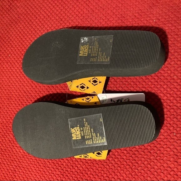 MUK LUKS Sz 10 Laser Cut Outs Aztec Inspired Yellow Slip On 1.5” Platforms - Picture 5 of 7